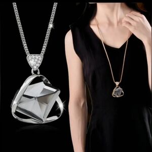 Fashion High-End Rhinestone Sweater Chain & Crystal Accent Necklace